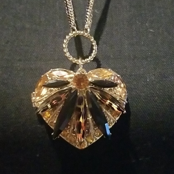 Betsy Johnson Necklace - Picture 2 of 4